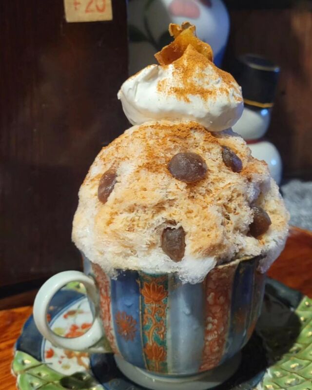 🍧

千葉県の皆様
凄い雨でしたね💦

大雨の後は街がとても静かになりますよね。

予定通り
９日(土)10(日)
かき氷営業致します🍧

ひっそりと、、、

人気を博している

マサラチャイ𓁶
　

紅茶にシナモン、ジンジャー、アニス、カルダモン、フェンネル、クローブ、ローリエ

7種類の厳選したスパイスを砕き

コクのある茶葉にブレンドᵕ̈* 

タピオカとわらび餅のいいとこ取りの

「タピもち」

はまります♡

新作のずんだ、いちじく、梅も🫶

濃い〜シロップ仕込んでお待ちしております☺️

電話予約お待ちしております↓

時代家CAFE&SAKE
かき氷夢雲
0436-62-5873

#時代家#時代家かき氷#かき氷夢雲#姉崎#市原かき氷#市原カフェ#千葉カフェ#千葉かき氷巡り#千葉かき氷#かき氷#🍧#かきごおりすと#かきごーらー#ごーらー#氷菓#氷#氷活#ジビエバーガー#自家製ハンバーガー#自家製ホットドッグ#コーヒー#チャイ#マサラチャイ#ずんだ#枝豆#梅#いちじく#マンゴー#アップルマンゴー#赤紫蘇