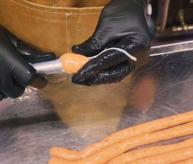 養老もち豚粗挽きプレーンソーセージ☆クミンの効いたスモークソーセージ。あれ？ソーセージってこんなうまかった？って自画自賛してます(笑)
また、新商品開発中♪

#手作りソーセージ 
#時代家　
#養老もち豚