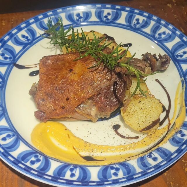 鴨コンフィファンの方、大変お待たせしました🙋
やっと鴨が入荷✨食べに来てね～

#姉崎
#姉ヶ崎
#橡